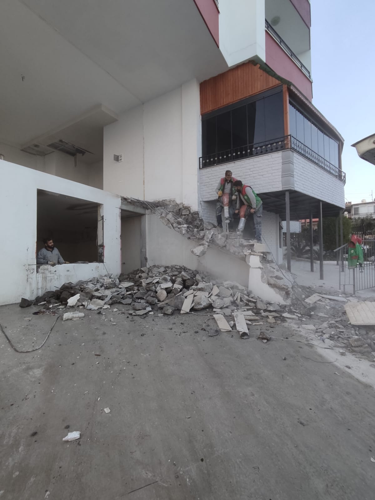 Beton Kırma Şirketleri Arasında Seçim Yapmak